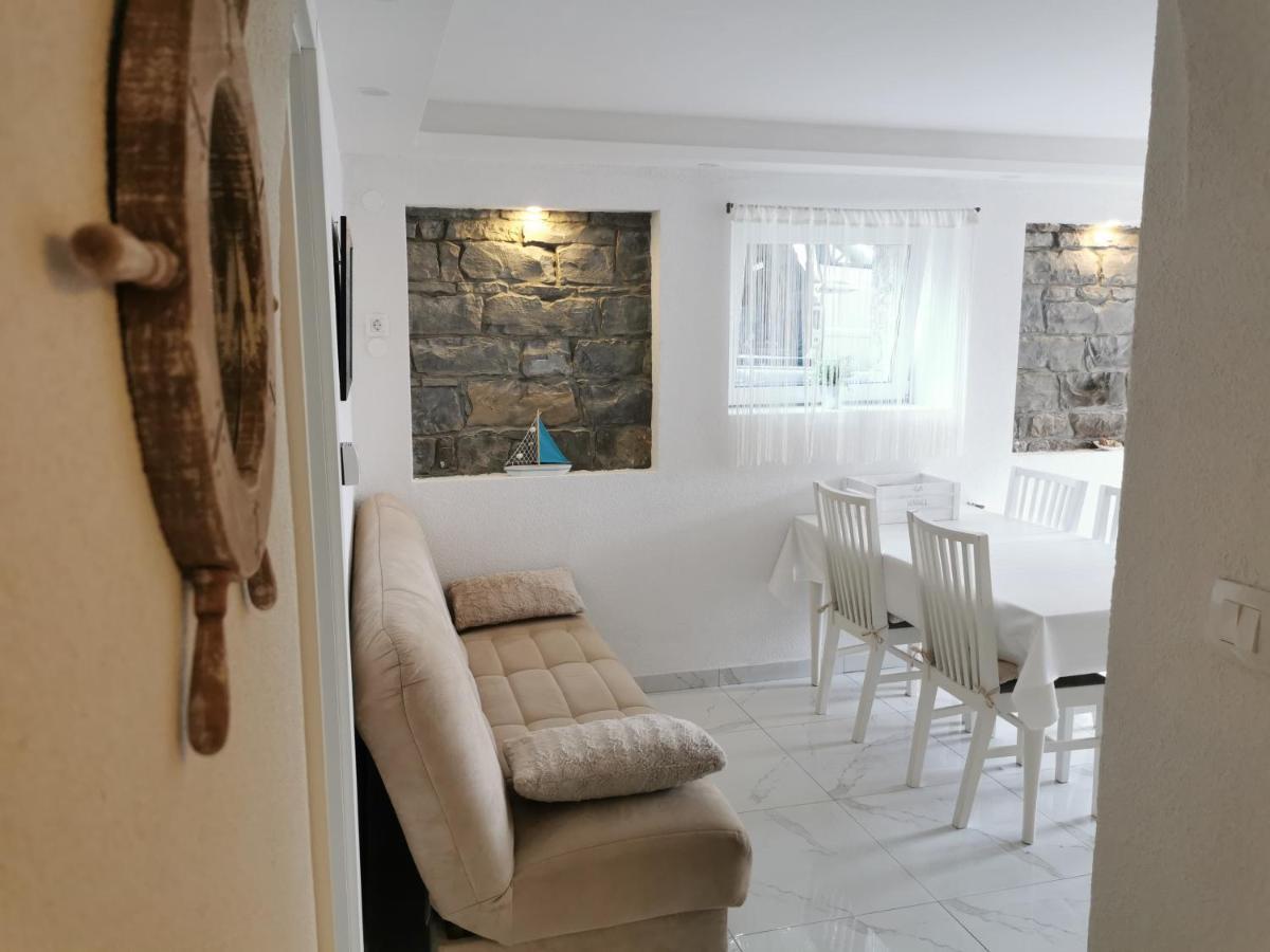 Apartma Kantina Ankaran Bagian luar foto